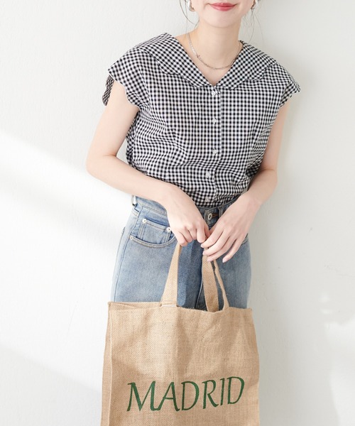 natural couture(ナチュラルクチュール)の「【WEB限定】ゆるスカラップレトロブラウス(シャツ/ブラウス・レディース・オフホワイト/ブラック/サックスブルー/その他2/その他1・FREE)」の5枚目の写真