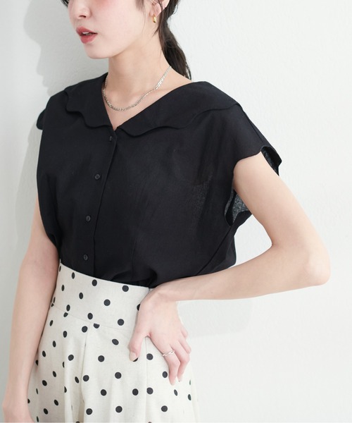 natural couture(ナチュラルクチュール)の「【WEB限定】ゆるスカラップレトロブラウス(シャツ/ブラウス・レディース・オフホワイト/ブラック/サックスブルー/その他2/その他1・FREE)」の4枚目の写真