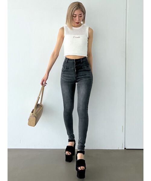 EMODA（エモダ）の「エンブロイダリーコンパクトトップ（タンクトップ・レディース・グリーン/ホワイト/ブラック・FREE）」の7枚目の写真