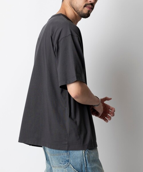 Foxfire（フォックスファイヤー）の「Foxfire/フォックスファイヤー 別注 Foxfire 刺繍ロゴ クルーネック ポケットTシャツ/リラックスフィット/7.6オンス（Tシャツ/カットソー・メンズ・チャコールグレー/ホワイト/ブルー/マスタード/グレー・MEDIUM/LARGE）」の15枚目の写真