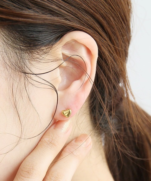 abaskdesign(アバスクデザイン)の「金属アレルギー対応 シンプルハートステンレスピアス(ピアス(両耳用)・レディース・シルバー/ゴールド・FREE)」の4枚目の写真
