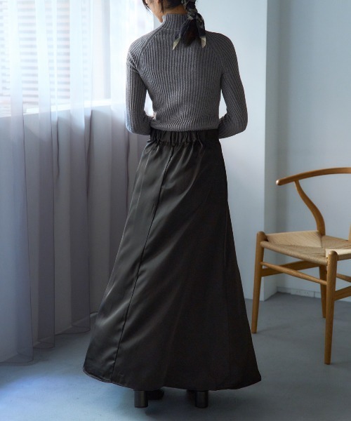 TRIANGLE PALETTE（トライアングルパレット）の「サテンマーメイドフレアスカート（スカート・レディース・グレー/ブラック/グレイッシュベージュ・FREE）」の11枚目の写真