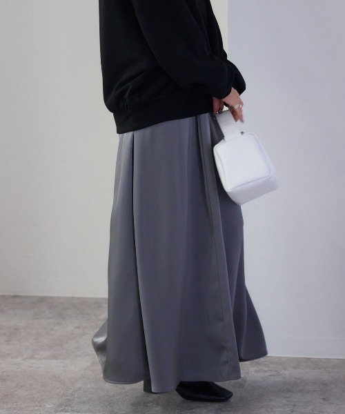 TRIANGLE PALETTE（トライアングルパレット）の「サテンマーメイドフレアスカート（スカート・レディース・グレー/ブラック/グレイッシュベージュ・FREE）」の22枚目の写真