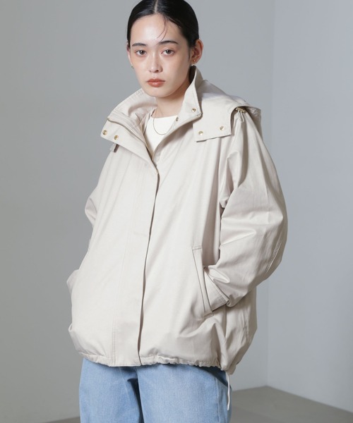 NANO universe(ナノユニバース)の「撥水加工フード取り外し2wayスタンドカラーブルゾン(ブルゾン・レディース・グリーン系その他4/ブラック/グレー系その他4・FREE)」の12枚目の写真