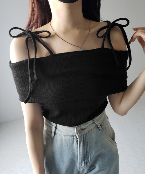 me+em select(ミームセレクト)の「【 2color 】ダブルリボンオフショルダーリブトップス / double ribbon off-shoulder rib tops(Tシャツ/カットソー・レディース・アイボリー/ブラック・FREE)」の2枚目の写真