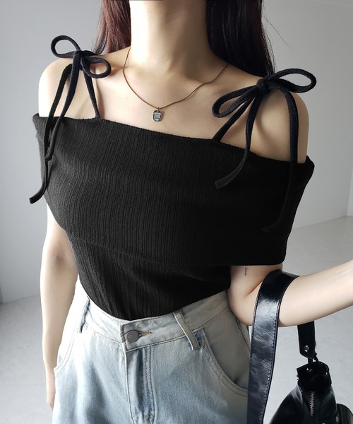 me+em select(ミームセレクト)の「【 2color 】ダブルリボンオフショルダーリブトップス / double ribbon off-shoulder rib tops(Tシャツ/カットソー・レディース・アイボリー/ブラック・FREE)」の11枚目の写真