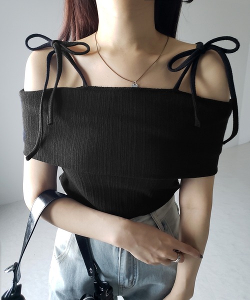 me+em select(ミームセレクト)の「【 2color 】ダブルリボンオフショルダーリブトップス / double ribbon off-shoulder rib tops(Tシャツ/カットソー・レディース・アイボリー/ブラック・FREE)」の10枚目の写真