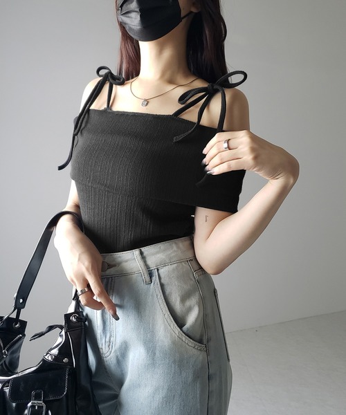 me+em select(ミームセレクト)の「【 2color 】ダブルリボンオフショルダーリブトップス / double ribbon off-shoulder rib tops(Tシャツ/カットソー・レディース・アイボリー/ブラック・FREE)」の8枚目の写真