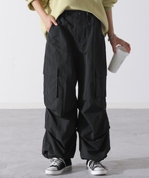 パラシュート」に該当するカーゴパンツ（ブラック/黒色系