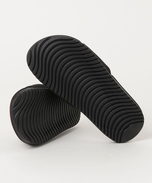 NIKE（ナイキ）の「NIKE/ナイキ カワスライドGS/PS（サンダル・キッズ・ブラック×レッド・22cm/23cm/24cm/25cm/20cm/21cm）」の3枚目の写真