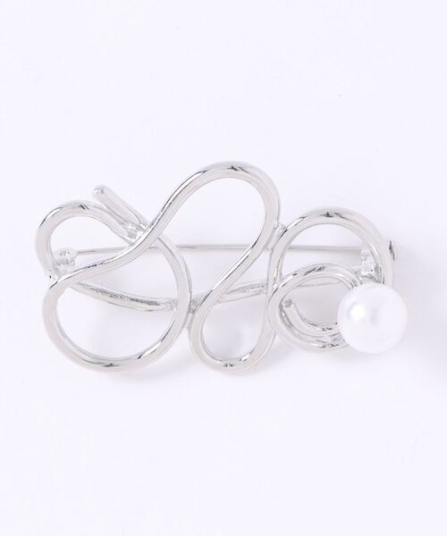 natural couture（ナチュラルクチュール）の「ニュアンスモチーフパールブローチ（ブローチ/コサージュ・レディース・シルバー/ゴールド・FREE）」の2枚目の写真