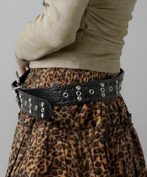 SPINNS（スピンズ）の「バタフライバックル 合皮ベルト（ベルト・レディース・ブラック/ピンク・ONESIZE）」の5枚目の写真