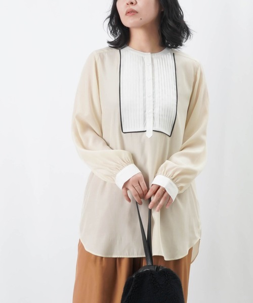 LUCA/LADY LUCK LUCA(ルカ/レディラックルカ)の「LC/LLL ピンタックバイカラー配色ブラウス(シャツ/ブラウス・レディース・パープル/ブラック/ライトベージュ・FREE)」の3枚目の写真