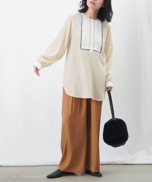 LUCA/LADY LUCK LUCA(ルカ/レディラックルカ)の「LC/LLL ピンタックバイカラー配色ブラウス(シャツ/ブラウス・レディース・パープル/ブラック/ライトベージュ・FREE)」の5枚目の写真