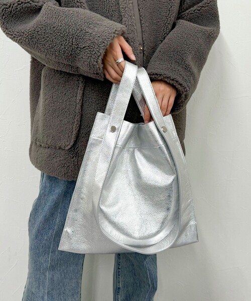 fredy emue（フレディエミュ）の「【BEAURE/ビュレ】2WAYレザートートバック（トートバッグ・レディース・ブラック/シルバー/アイボリー・FREE）」の8枚目の写真