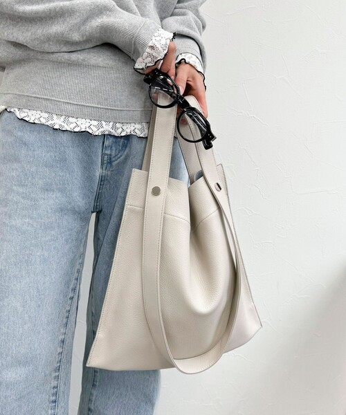 fredy emue（フレディエミュ）の「【BEAURE/ビュレ】2WAYレザートートバック（トートバッグ・レディース・ブラック/シルバー/アイボリー・FREE）」の12枚目の写真