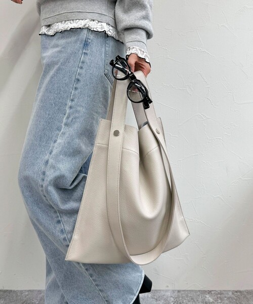 fredy emue（フレディエミュ）の「【BEAURE/ビュレ】2WAYレザートートバック（トートバッグ・レディース・ブラック/シルバー/アイボリー・FREE）」の13枚目の写真