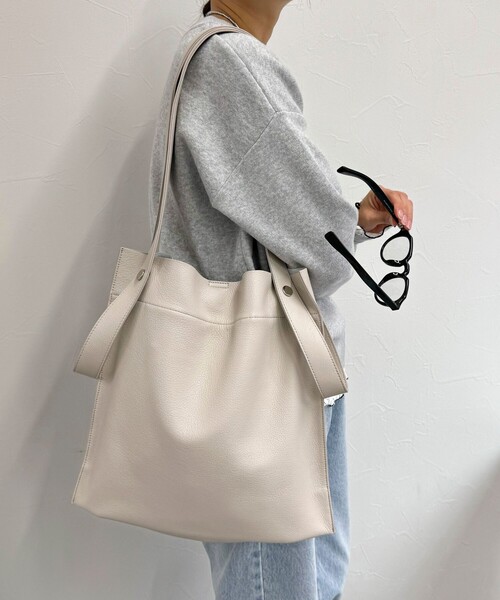 fredy emue（フレディエミュ）の「【BEAURE/ビュレ】2WAYレザートートバック（トートバッグ・レディース・ブラック/シルバー/アイボリー・FREE）」の14枚目の写真