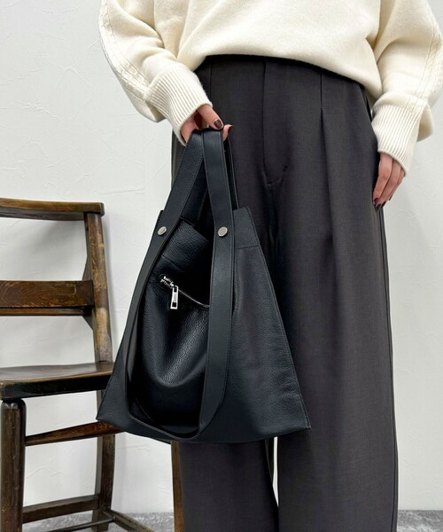 fredy emue（フレディエミュ）の「【BEAURE/ビュレ】2WAYレザートートバック（トートバッグ・レディース・ブラック/シルバー/アイボリー・FREE）」の17枚目の写真