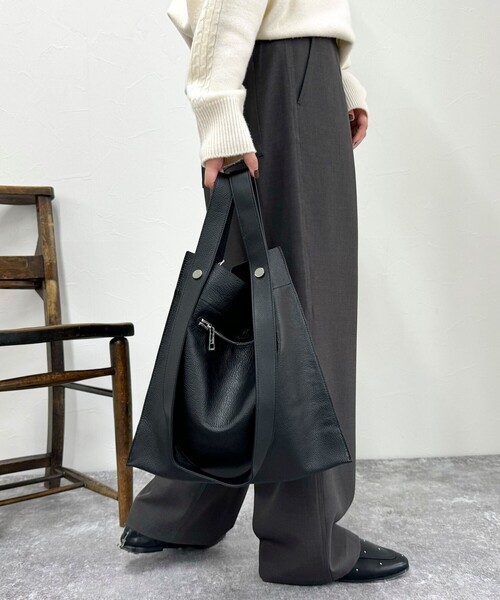 fredy emue（フレディエミュ）の「【BEAURE/ビュレ】2WAYレザートートバック（トートバッグ・レディース・ブラック/シルバー/アイボリー・FREE）」の18枚目の写真