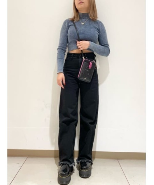 SAMANTHAVEGA(サマンサベガ)の「アニメ「ジョジョの奇妙な冒険 黄金の風」コラボ スマートフォンショルダーバッグ(ショルダーバッグ・レディース・ブラック・FREE)」の9枚目の写真