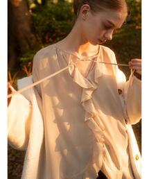 ラッフル前開きブラウス