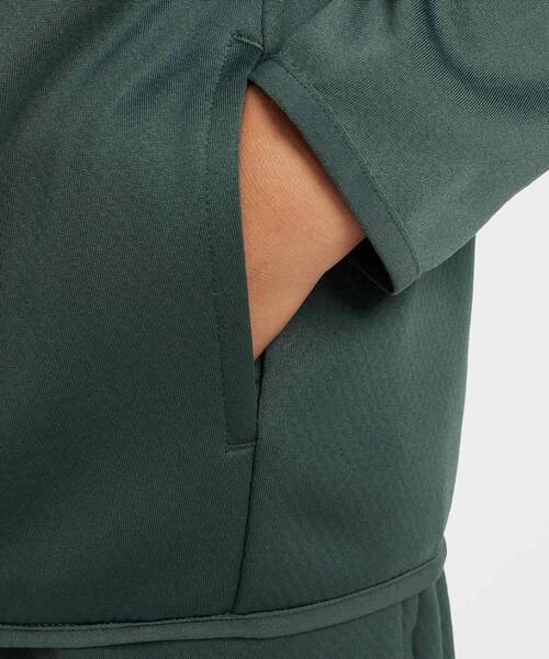NIKE(ナイキ)の「ナイキ ジュニア Therma-FIT ウィンタライズド トレーニング パーカー / Nike Big Kids' Therma-FIT Winterized Training Hoodie FZ5323-338 Vintage Green(パーカー・キッズ・グリーン系その他・130/140/150/160/170)」の5枚目の写真