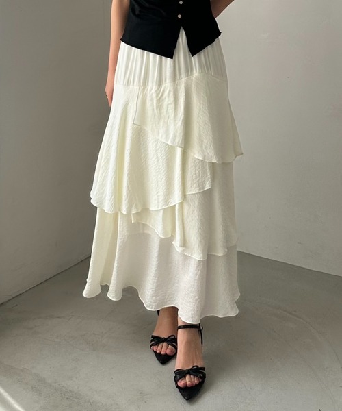 archives（アルシーヴ）の「マットサテンフリルティアードスカート（スカート・レディース・オレンジ/グレー/オフホワイト/ブラック・MEDIUM）」の22枚目の写真