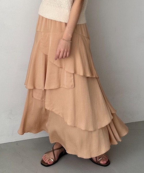 archives（アルシーヴ）の「マットサテンフリルティアードスカート（スカート・レディース・オレンジ/グレー/オフホワイト/ブラック・MEDIUM）」の11枚目の写真