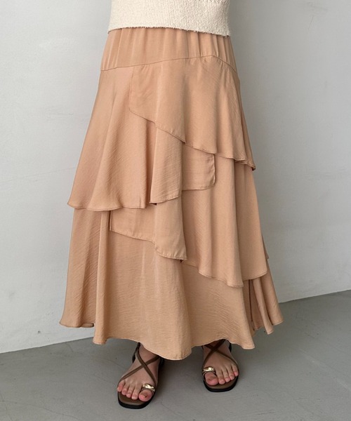 archives（アルシーヴ）の「マットサテンフリルティアードスカート（スカート・レディース・オレンジ/グレー/オフホワイト/ブラック・MEDIUM）」の21枚目の写真