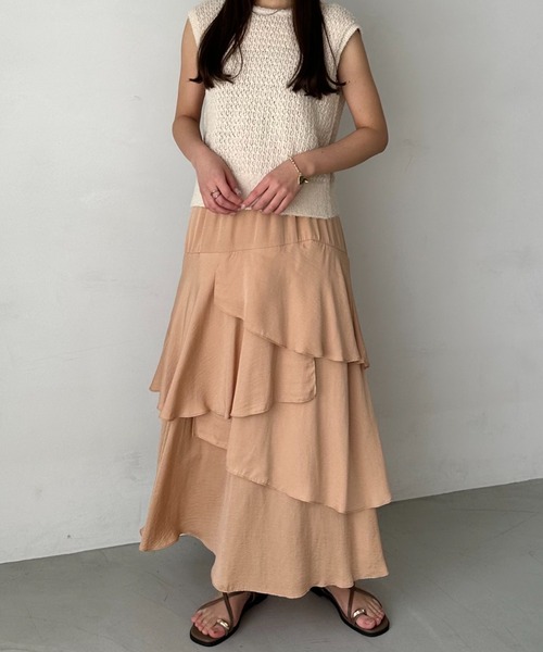 archives（アルシーヴ）の「マットサテンフリルティアードスカート（スカート・レディース・オレンジ/グレー/オフホワイト/ブラック・MEDIUM）」の17枚目の写真