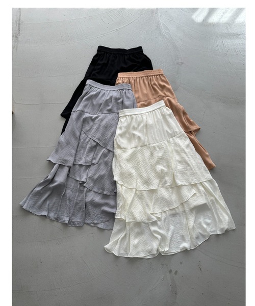archives（アルシーヴ）の「マットサテンフリルティアードスカート（スカート・レディース・オレンジ/グレー/オフホワイト/ブラック・MEDIUM）」の19枚目の写真