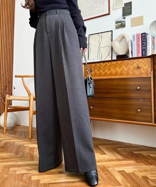 LOULOU select(ルルセレクト)の「ウールライク起毛ツータックセミワイドパンツ(その他パンツ・レディース・チャコールグレー/ブラック/ブラウン・M/S/L)」の8枚目の写真