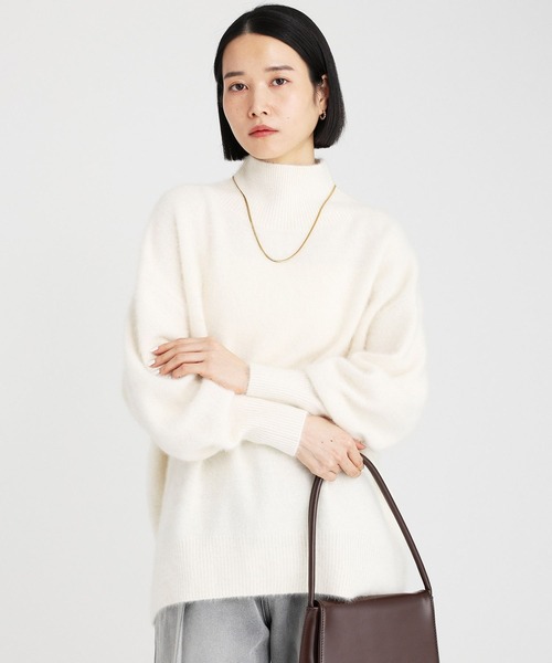 BABYLONE(バビロン)の「FOXカシミヤタートルチュニック(ニット/セーター・レディース・ホワイト/グレー/モカ・フリー)」の2枚目の写真