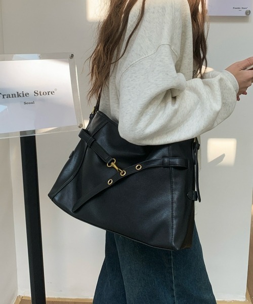 gossip!ロサンゼルス(ゴシップロサンゼルス)の「ヴィンテージ風 大容量ショルダーバッグ/クロスボディバッグ シンプル無地 通勤&通学(ショルダーバッグ・レディース・ブラック/ブラウン・FREE)」の2枚目の写真
