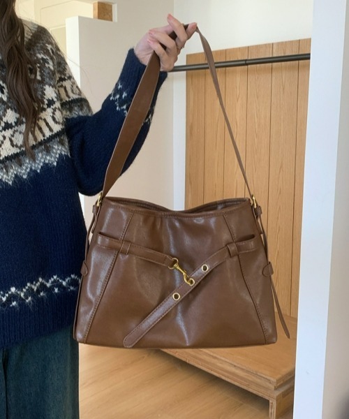 gossip!ロサンゼルス(ゴシップロサンゼルス)の「ヴィンテージ風 大容量ショルダーバッグ/クロスボディバッグ シンプル無地 通勤&通学(ショルダーバッグ・レディース・ブラック/ブラウン・FREE)」の3枚目の写真
