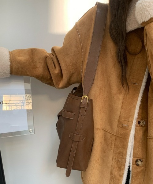 gossip!ロサンゼルス(ゴシップロサンゼルス)の「ヴィンテージ風 大容量ショルダーバッグ/クロスボディバッグ シンプル無地 通勤&通学(ショルダーバッグ・レディース・ブラック/ブラウン・FREE)」の11枚目の写真