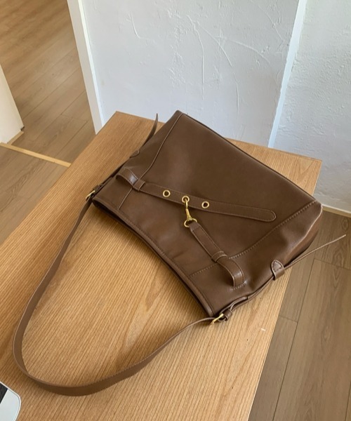 gossip!ロサンゼルス(ゴシップロサンゼルス)の「ヴィンテージ風 大容量ショルダーバッグ/クロスボディバッグ シンプル無地 通勤&通学(ショルダーバッグ・レディース・ブラック/ブラウン・FREE)」の15枚目の写真