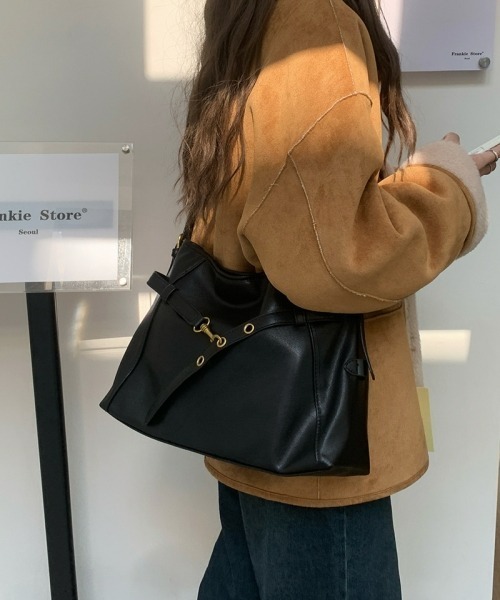 gossip!ロサンゼルス(ゴシップロサンゼルス)の「ヴィンテージ風 大容量ショルダーバッグ/クロスボディバッグ シンプル無地 通勤&通学(ショルダーバッグ・レディース・ブラック/ブラウン・FREE)」の16枚目の写真