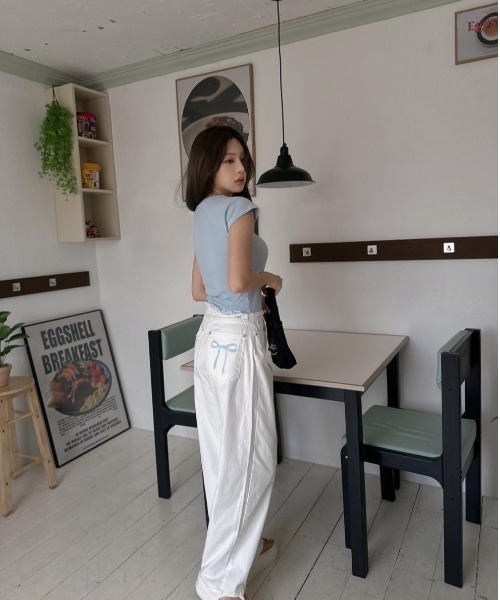 almo(アルモ)の「【LAMPOON】リボン刺繍デニムパンツ(デニムパンツ・レディース・ピンク/ブラック/ブルー・SMALL/MEDIUM)」の20枚目の写真
