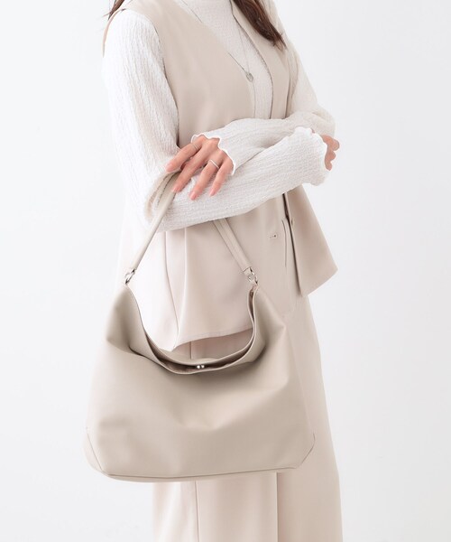 SHOO・LA・RUE(シューラルー)の「◆2WAYワンショルダーバッグ(ショルダーバッグ・レディース・アイボリー/ブラック/ナチュラル・00)」の14枚目の写真