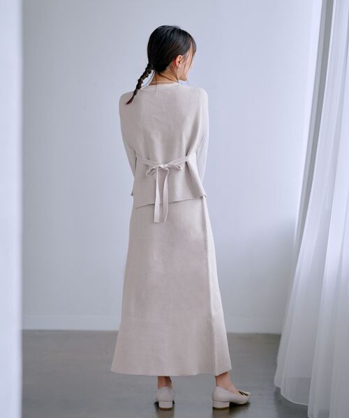 COHINA(コヒナ)の「Vネックベスト×ナロースカートニットセット 【低身長・小柄女性】(セットアップ・レディース・グレー/ベージュ/ブラック・ONE SIZE)」の17枚目の写真