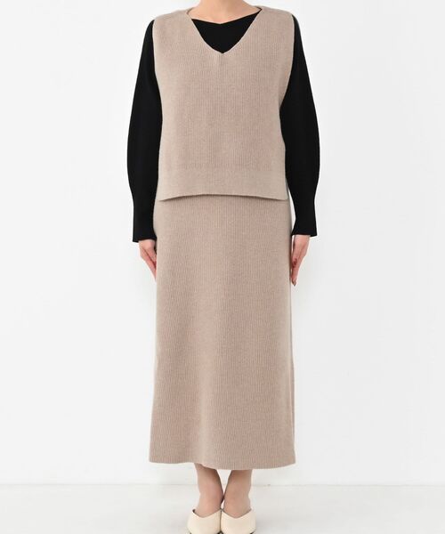 COHINA(コヒナ)の「Vネックベスト×ナロースカートニットセット 【低身長・小柄女性】(セットアップ・レディース・グレー/ベージュ/ブラック・ONE SIZE)」の12枚目の写真