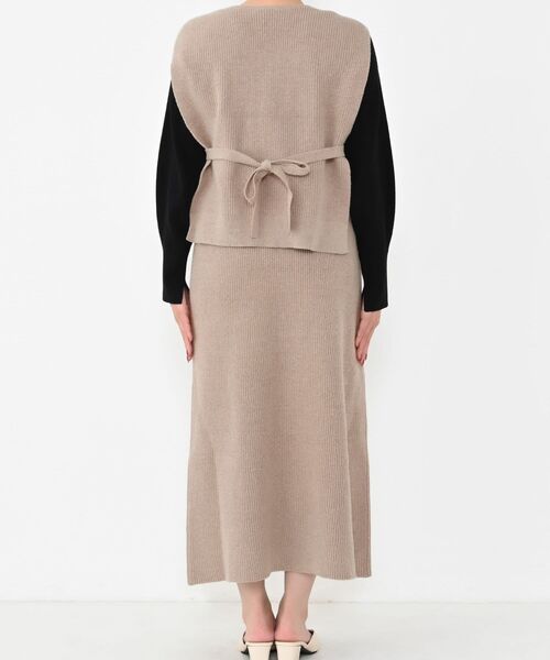 COHINA(コヒナ)の「Vネックベスト×ナロースカートニットセット 【低身長・小柄女性】(セットアップ・レディース・グレー/ベージュ/ブラック・ONE SIZE)」の10枚目の写真