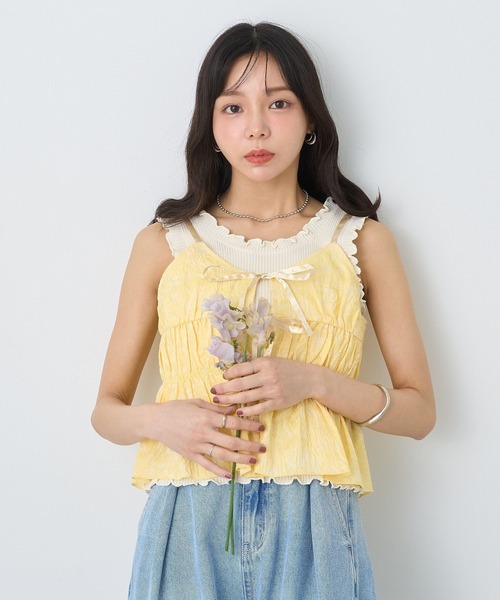 earth music&ecology(アースミュージックアンドエコロジー)の「ジャガードフレアキャミブラウス(ベスト・レディース・ブラック/ホワイト/イエロー・FREE)」の5枚目の写真