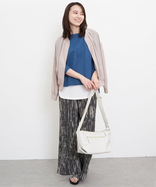 ikka（イッカ）の「【雑誌InRed5月号掲載】さらっとプリーツワイドパンツ（その他パンツ・レディース・ブラック/クリアイエロー/チャコールグレー/グリーン/ダークベージュ/ネイビー・S/M/L）」の12枚目の写真