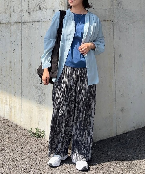 ikka（イッカ）の「【雑誌InRed5月号掲載】さらっとプリーツワイドパンツ（その他パンツ・レディース・ブラック/クリアイエロー/チャコールグレー/グリーン/ダークベージュ/ネイビー・S/M/L）」の14枚目の写真