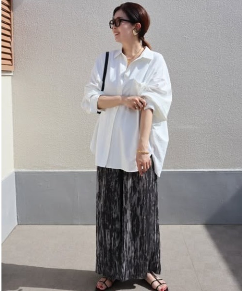 ikka（イッカ）の「【雑誌InRed5月号掲載】さらっとプリーツワイドパンツ（その他パンツ・レディース・ブラック/クリアイエロー/チャコールグレー/グリーン/ダークベージュ/ネイビー・S/M/L）」の15枚目の写真