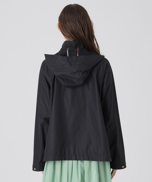 BLUE LABEL CRESTBRIDGE（ブルーレーベルクレストブリッジ）の「ストレッチプルーフクロスマウンテンパーカー（マウンテンパーカー・レディース・ダークネイビー/グリーン/ベージュ・36/38）」の7枚目の写真