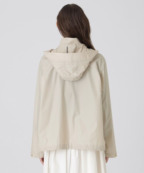 BLUE LABEL CRESTBRIDGE（ブルーレーベルクレストブリッジ）の「ストレッチプルーフクロスマウンテンパーカー（マウンテンパーカー・レディース・ダークネイビー/グリーン/ベージュ・36/38）」の16枚目の写真